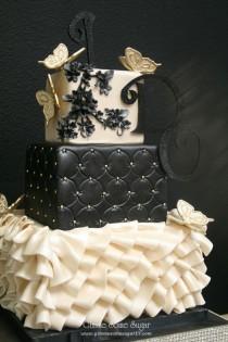 wedding photo - Black & White Wedding Cake Ideas