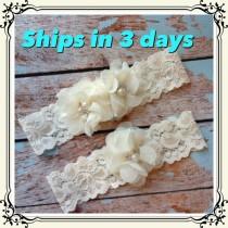 wedding photo - Ivory Wedding Garter /  lace garter / toss garter included /  wedding garter / vintage inspired lace garter/ Ivory FLowers