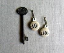 wedding photo - Mr and Mrs Key Chain Charms, Set of Two His and Hers Calligraphy Key Chain, Zipper Pull Charm (05)