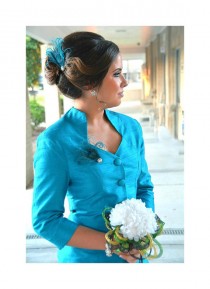wedding photo - Sparkly Turquoise Peacock Hair Clip / Comb / Bobby Pin. Formal Event Feather & Pearl / Rhinestone Accessory. Feminine Girly Teen Homecoming