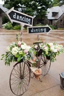 wedding photo -  Bicycle Wedding Décor for Incorporating Elegant Wedding Theme