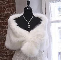 wedding photo - Faux fur shawl  Capelet Bride's Cape Winter Wedding white, Ivory faux fur