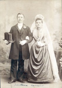 wedding photo - Vintagebrides