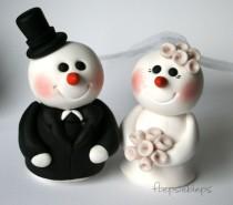 wedding photo - Custom Snowman Wedding Cake Topper