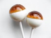 wedding photo - Caramel Cream Layered Lollipops By Vintage Confections