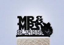 wedding photo - Star Wars Inspired Mr and Mrs Wedding Cake Topper
