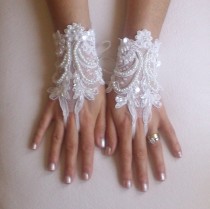 wedding photo - İvory Wedding Glove, ivory lace gloves, Fingerless Glove, embroidered with pearls bridal gloves, french lace gloves