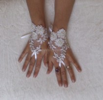 wedding photo - İvory Wedding Glove, ivory lace gloves, Fingerless Glove, embroidered with pearls bridal gloves, french lace gloves