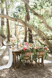 wedding photo - Swoon Of The Week! Gorgeous And Romantic Tabletop