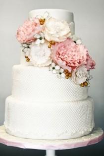 wedding photo - Wedding Cake Of The Day: Pretty, Pretty Peonies
