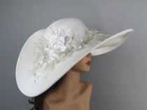 wedding photo - Off White Wedding Hat Kentucky Derby Hat Bridal Hat  Wedding Accessory Summer Hat Cocktail Hat