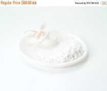wedding photo - Xmas Sale Porcelain ceramic ring  bearer wedding  ring dish decorated with white cluster flowers, commitment ceremony
