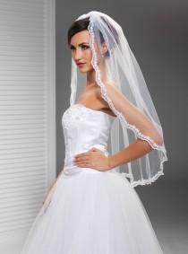 wedding photo - Delicate Lace Edge Veil in Ivory or White