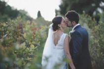wedding photo - Azzurro e viola per un matrimonio country 