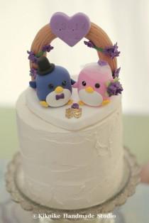 wedding photo - penguins with flower arch Wedding Cake Topper (K431)