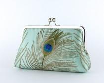 wedding photo - EllenVINTAGE Silk Peacock Clutch With Silk Lining in Mint