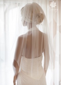 wedding photo - Wedding Veil, Elbow Length Italian Tulle Veil, Bridal Veil, Tulle Veil, white, ivory, sparkle tulle - Loren