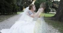 wedding photo - Touching Photo Honors Bride's 6-Year-Old Daughter Who Died Of Cancer