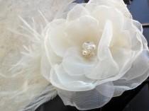 wedding photo - Wedding hair accessory, Bridal Hair flower, Wedding headpiece, Feathered hair piece, Bridal hair accessory, Vintage Wedding hair accessory