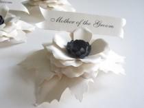 wedding photo - Bridal Party Paper Flower Place Cards