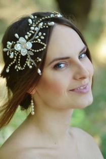 wedding photo - Lotus flower, Flower headpiece, Gold Bridal jewelry, Wedding Pearl Jewelry