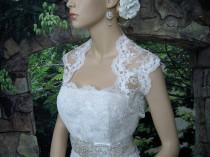 wedding photo - White sleeveless bridal re-embroidered lace wedding bolero jacket
