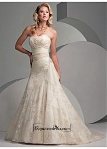 wedding photo -  Beautiful Elegant Exquisite A-line Strapless Wedding Dress In Great Handwork