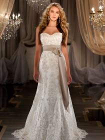 wedding photo -  A-line Sweetheart Embroidered Lace and Beading Throughout Wedding Dress
