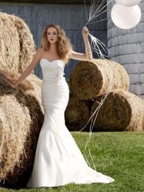 wedding photo -  Modified Sweetheart Spring Natural Wedding Dress with Fleur Cotton Lace Bodice