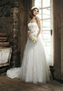 wedding photo -  Tulle Sweetheart A-Line Bow Back Elegant Wedding Dress with Chapel Train