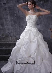 wedding photo -  Alluring Taffeta Ball gown Strapless Neckline Dropped Waistline Wedding Dress