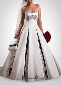 wedding photo -  Beautiful Elegant Satin A-line Strapless Wedding Dress In Great Handwork