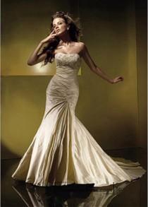 wedding photo -  Beautiful Gorgeous Divine Taffeta Mermaid Strapless Scooped Wedding Dress In Great Handwork