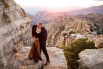 wedding photo - These fabulous winter engagement photos in Arizona win the internet