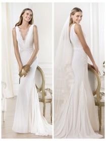 wedding photo -  Gorgeous V-neck And V-back Mermaid Wedding Dress Featuring Applique