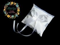 wedding photo - Wedding pillow for rings in white - Satin wedding pillow - Wedding ceremony - White wedding - Wedding Gift idea - Satin ring cushion