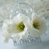 wedding photo -  Eustoma flower comb - bridal hair accessories - bridal flower comb - wedding headpiece - wedding flower comb - white bridal flowers