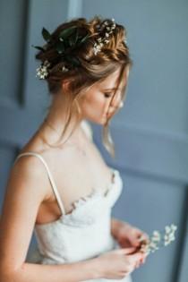 wedding photo - 20 Gorgeous Hairstyles for Bridesmaids