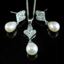 wedding photo -  10kt white gold PEARL necklace 18 Diamond Earrings Vintage sterling Ladies Bridesmaid 1st 3rd 30th anniversary June birthday Gemini cancer