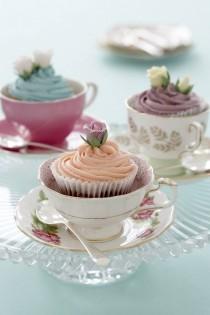wedding photo - Sweet Polka Dot Paper Baking Cups :: Cupcake Monday
