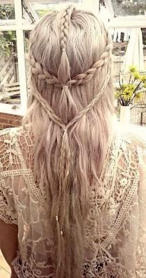 wedding photo - 26 Boho Hairstyles With Braids – Bun Updos & Other Great New Stuff To Try Out