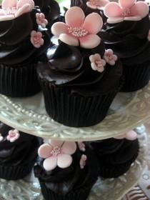 wedding photo - Cherry Blossom Cupcakes