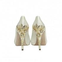 wedding photo - Fairytale Wedding Shoes That Would Make Even Cinderella Jealous
