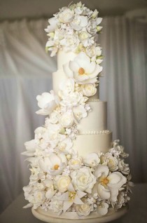 wedding photo - Daily Wedding Cake Inspiration (New!)
