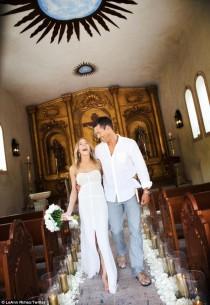 wedding photo - LeAnn Rimes The Barefoot Bride Walks Down The Aisle With Eddie Cibrian At Vow Renewal
