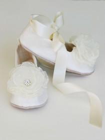 wedding photo - Ivory Silk Flower Girl Shoe, Easter Toddler Ballet Flat, Little Girl Wedding shoes, Baby Ballet Slippers, Girls Christening Shoe, Baby Souls