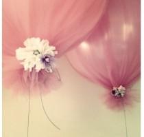 wedding photo - DIY..Balloon Decor – So Pretty For Baby Shower Decorations!  @  Decorating-by-day