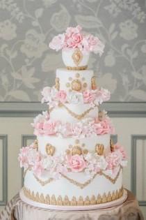 wedding photo - Wedding Magazine - Lookbook: Statement Wedding Cakes