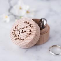 wedding photo - Engraved Personalised Wreath Ring Box