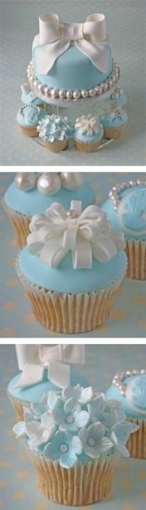 wedding photo - Cupcakes!
